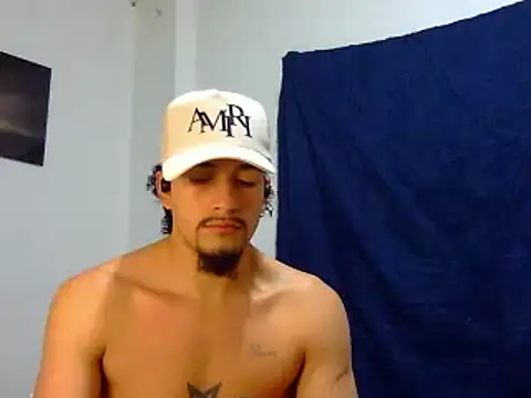 Snapshot of Keiviid chatting on 02/21/25, 02:27 Keiviid online show from 02/21/25, 02:27