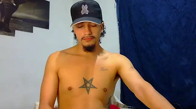 Snapshot of Keiviid chatting on 02/26/25, 12:03 Keiviid online show from 02/26/25, 12:03