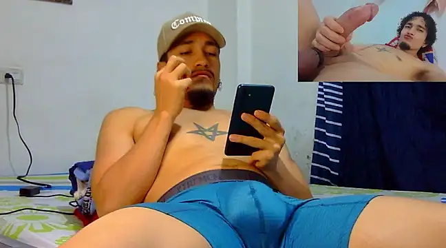 Snapshot of Keiviid chatting on 03/10/25, 12:04 Keiviid online show from 03/10/25, 12:04