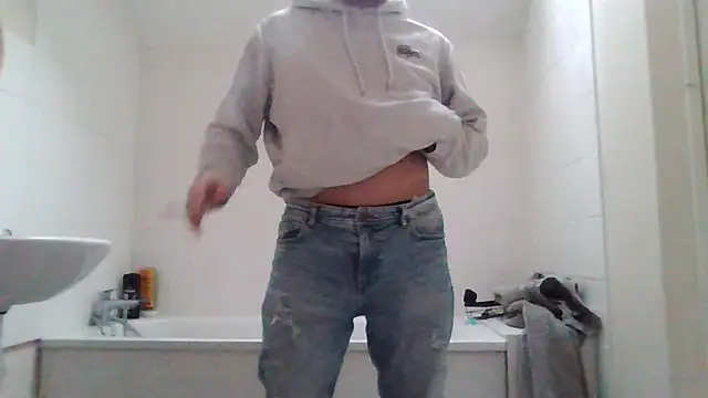 Snapshot of Zer_oki chatting on 02/21/25, 04:48 Zer oki online show from 02/21/25, 04:48