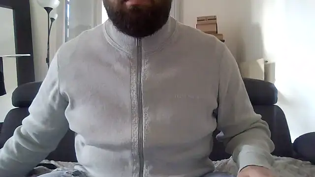 Snapshot of Zer_oki chatting on 11/08/25, 11:32 Zer oki online show from 11/08/25, 11:32