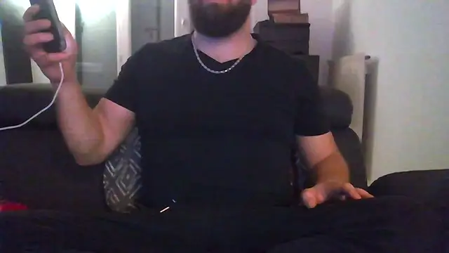 Snapshot of Zer_oki chatting on 11/15/25, 04:47 Zer oki online show from 11/15/25, 04:47