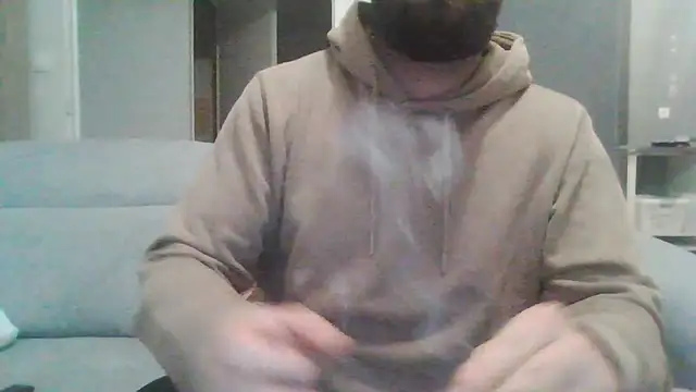 Snapshot of Zer_oki chatting on 11/27/25, 08:11 Zer oki online show from 11/27/25, 08:11