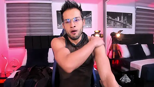 Max Conor1 online show from 03/13/25, 11:41