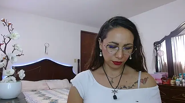 AloLovely  online show from 03/20/25, 05:58