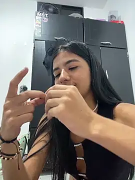 eva roseee online show from 10/04/25, 09:02