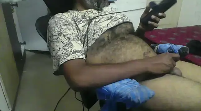 Snapshot of awesomeroc123 chatting on 03/14/25, 04:19 awesomeroc123 online show from 03/14/25, 04:19