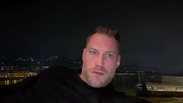 Snapshot of Christian87xxx chatting on 02/05/25, 05:53 Christian87xxx online show from 02/05/25, 05:53