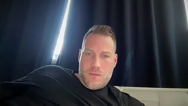 Snapshot of Christian87xxx chatting on 03/09/25, 10:30 Christian87xxx online show from 03/09/25, 10:30