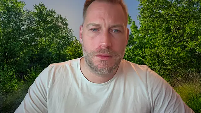 Snapshot of Christian87xxx chatting on 09/23/25, 05:43 Christian87xxx online show from 09/23/25, 05:43