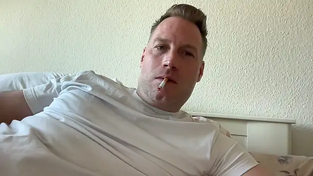 Snapshot of Christian87xxx chatting on 04/28/26, 04:45 Christian87xxx online show from 04/28/26, 04:45