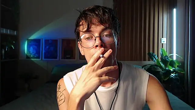 William Henry  online show from 04/11/26, 02:43