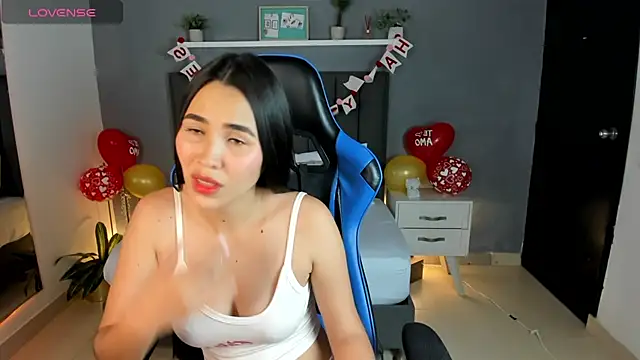 alessia leroy online show from 02/17/25, 08:47