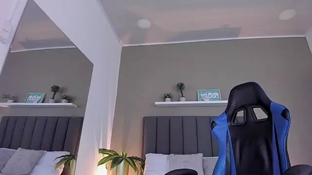 alessia leroy online show from 03/29/26, 01:11