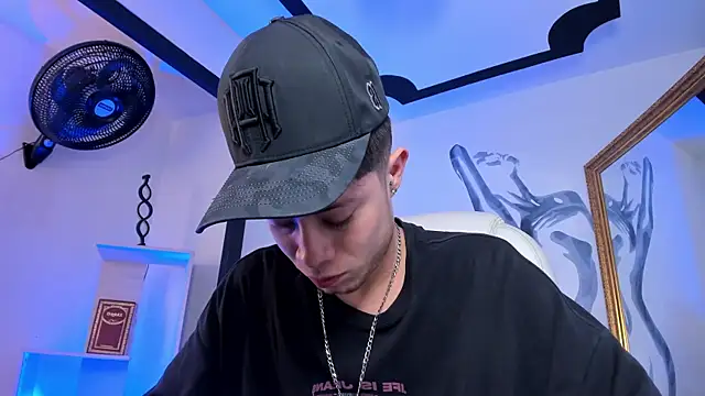 marcuscollins1  online show from 06/20/26, 02:20