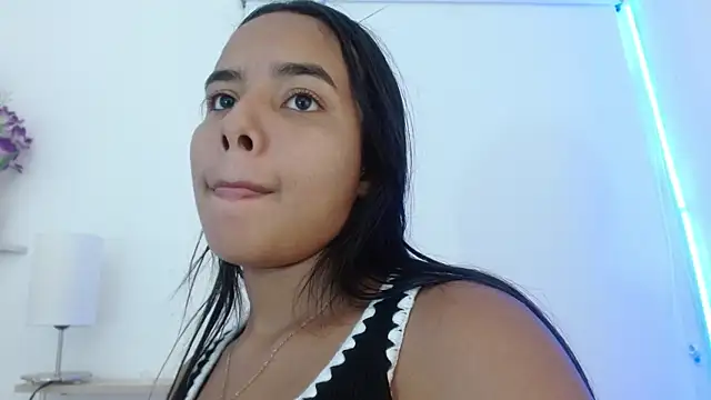 Roxy Stonee online show from 10/27/25, 07:18