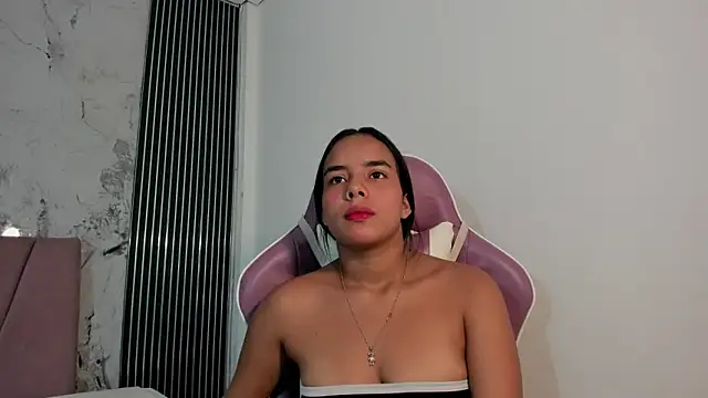 Roxy Stonee online show from 04/12/26, 12:21