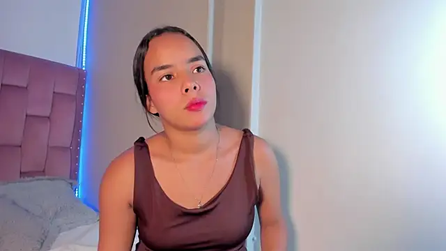 Roxy Stonee online show from 04/18/26, 07:29