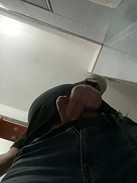 fuocovivo4 online show from 02/08/25, 02:38