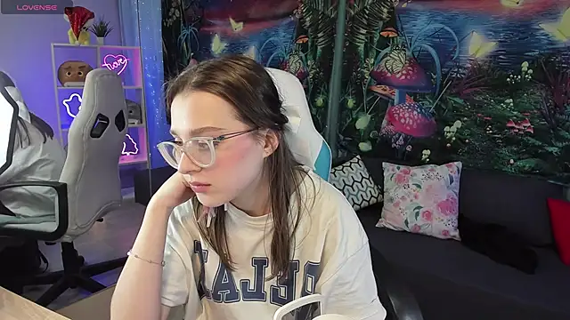 Snapshot of kaisajenner chatting on 02/03/25, 01:52 kaisajenner online show from 02/03/25, 01:52