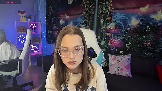 Snapshot of kaisajenner chatting on 02/03/25, 10:21 kaisajenner online show from 02/03/25, 10:21