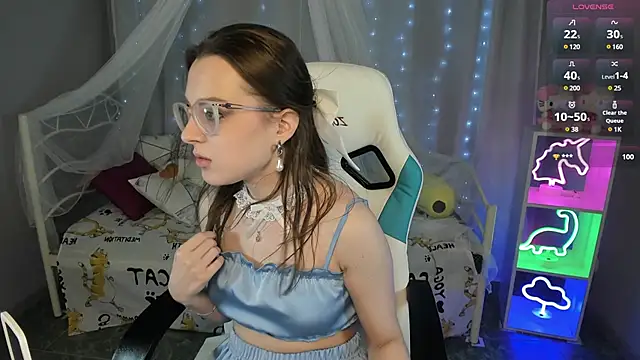 Snapshot of kaisajenner chatting on 02/07/25, 12:39 kaisajenner online show from 02/07/25, 12:39