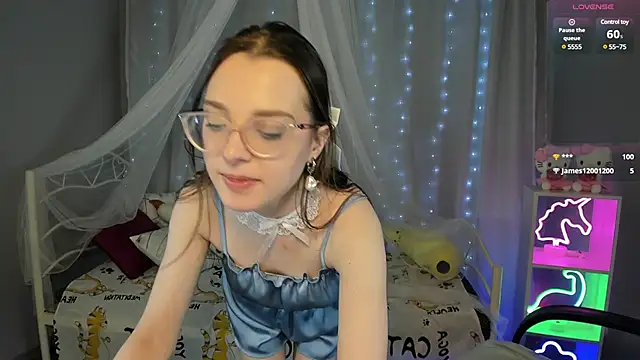 Snapshot of kaisajenner chatting on 02/07/25, 03:41 kaisajenner online show from 02/07/25, 03:41