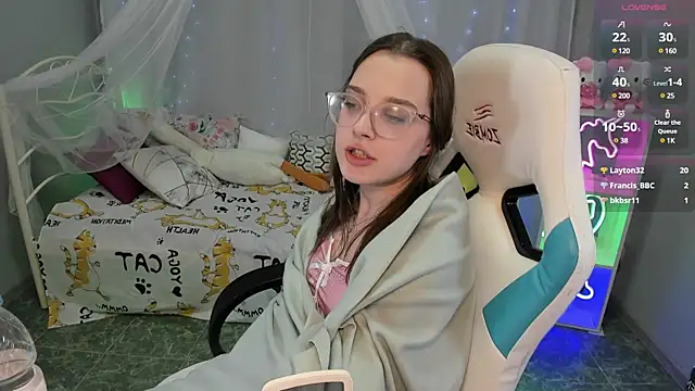 Snapshot of kaisajenner chatting on 02/09/25, 01:11 kaisajenner online show from 02/09/25, 01:11