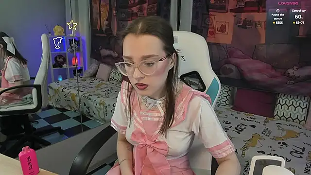 Snapshot of kaisajenner chatting on 02/09/25, 04:29 kaisajenner online show from 02/09/25, 04:29