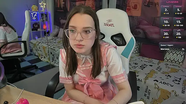 Snapshot of kaisajenner chatting on 02/09/25, 11:57 kaisajenner online show from 02/09/25, 11:57