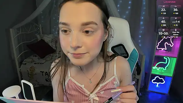 Snapshot of kaisajenner chatting on 02/16/25, 07:05 kaisajenner online show from 02/16/25, 07:05