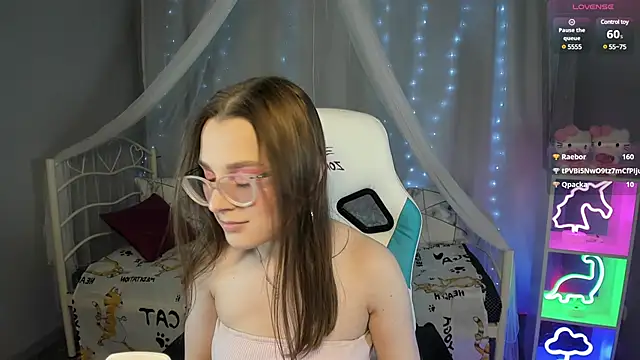 Snapshot of kaisajenner chatting on 02/17/25, 01:15 kaisajenner online show from 02/17/25, 01:15