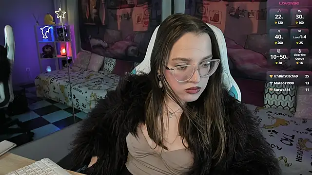 Snapshot of kaisajenner chatting on 02/20/25, 02:18 kaisajenner online show from 02/20/25, 02:18