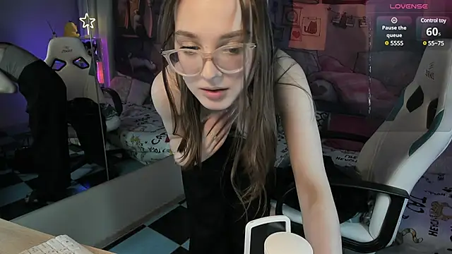 Snapshot of kaisajenner chatting on 02/21/25, 05:42 kaisajenner online show from 02/21/25, 05:42