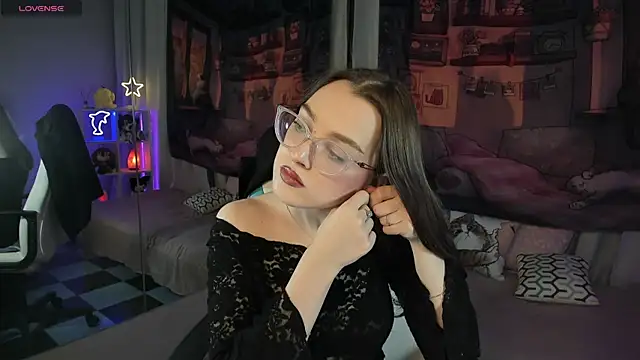 Snapshot of kaisajenner chatting on 03/04/25, 03:48 kaisajenner online show from 03/04/25, 03:48