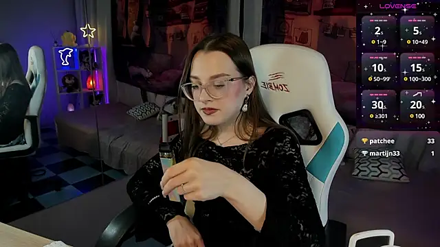 Snapshot of kaisajenner chatting on 03/04/25, 06:50 kaisajenner online show from 03/04/25, 06:50