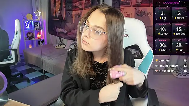 Snapshot of kaisajenner chatting on 03/05/25, 01:31 kaisajenner online show from 03/05/25, 01:31