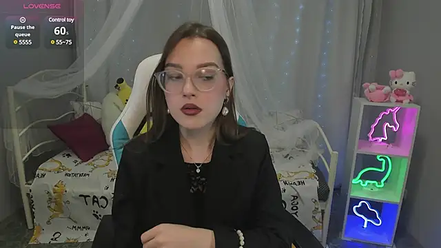 Snapshot of kaisajenner chatting on 03/05/25, 06:45 kaisajenner online show from 03/05/25, 06:45