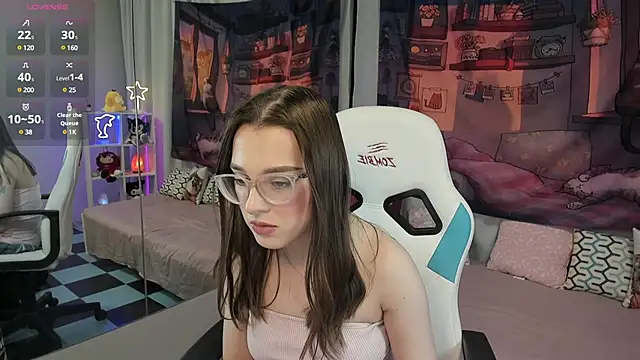 Snapshot of kaisajenner chatting on 03/07/25, 06:00 kaisajenner online show from 03/07/25, 06:00