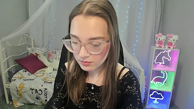 Snapshot of kaisajenner chatting on 03/13/25, 07:06 kaisajenner online show from 03/13/25, 07:06