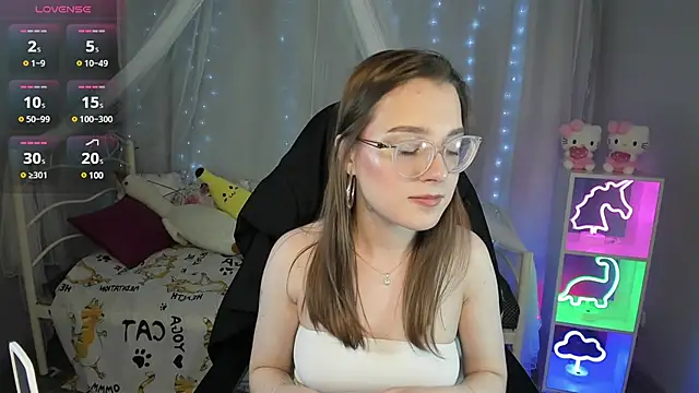 Snapshot of kaisajenner chatting on 03/17/25, 05:49 kaisajenner online show from 03/17/25, 05:49