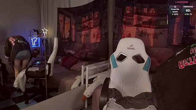 Snapshot of kaisajenner chatting on 09/22/25, 07:16 kaisajenner online show from 09/22/25, 07:16