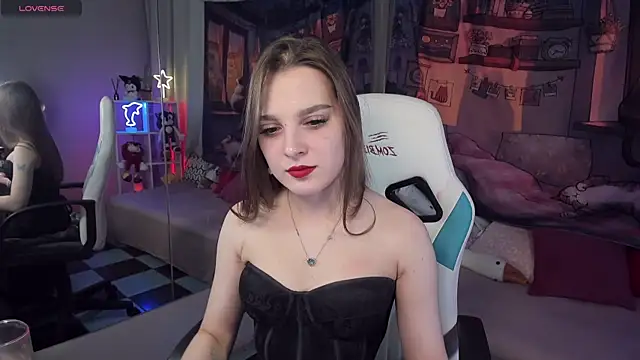 Snapshot of kaisajenner chatting on 10/26/25, 06:47 kaisajenner online show from 10/26/25, 06:47