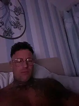 Snapshot of Jamesdeanmcqueen chatting on 02/09/25, 06:11 Jamesdeanmcqueen online show from 02/09/25, 06:11