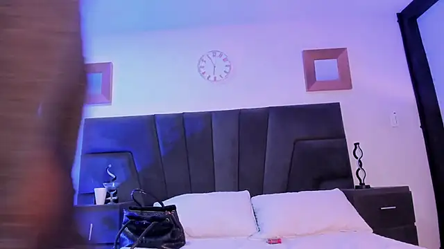 allicemackenzie online show from 02/22/25, 05:35