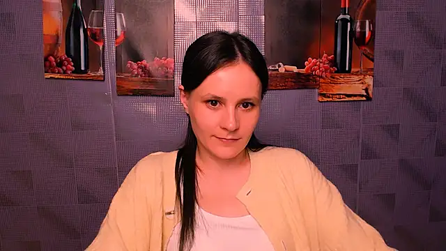 Snapshot of ValeriaHeart_ chatting on 02/05/25, 01:33 ValeriaHeart online show from 02/05/25, 01:33