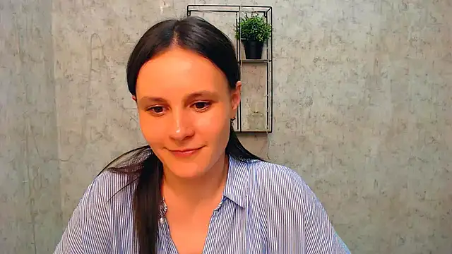 Snapshot of ValeriaHeart_ chatting on 02/21/25, 06:48 ValeriaHeart online show from 02/21/25, 06:48