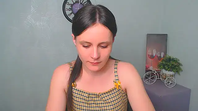 Snapshot of ValeriaHeart_ chatting on 02/23/25, 01:32 ValeriaHeart online show from 02/23/25, 01:32