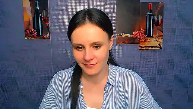 Snapshot of ValeriaHeart_ chatting on 03/07/25, 04:44 ValeriaHeart online show from 03/07/25, 04:44