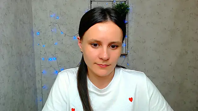 Snapshot of ValeriaHeart_ chatting on 03/13/25, 04:45 ValeriaHeart online show from 03/13/25, 04:45